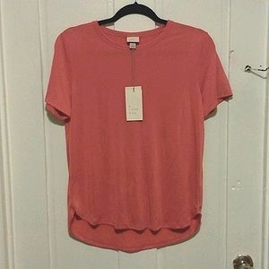 2/$10 NWT T-shirt Size Sm